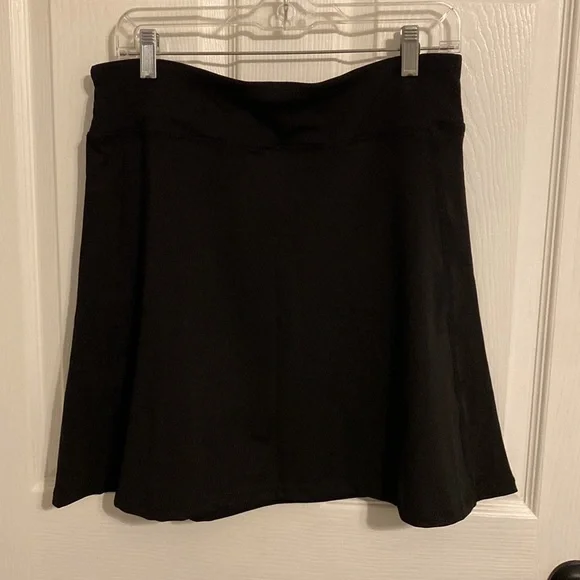Ladies exercise skort, size large, never worn - Picture 3 of 6